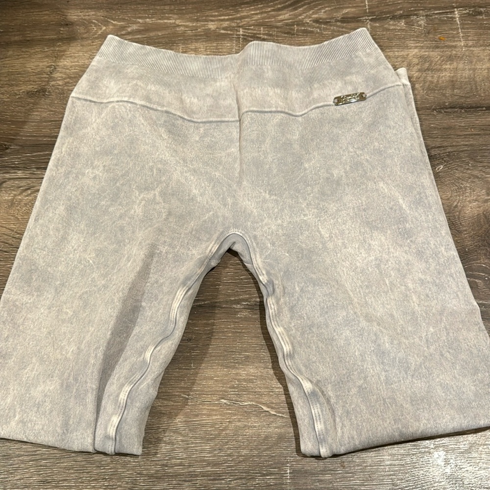 Bombshell mineral seamless